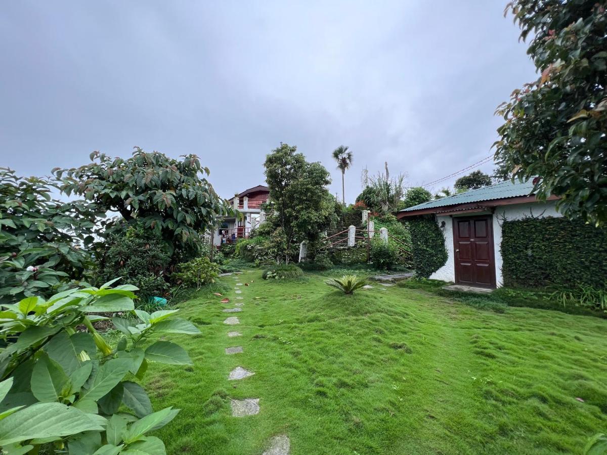 Es Deurali Resort Pokhara Exterior photo