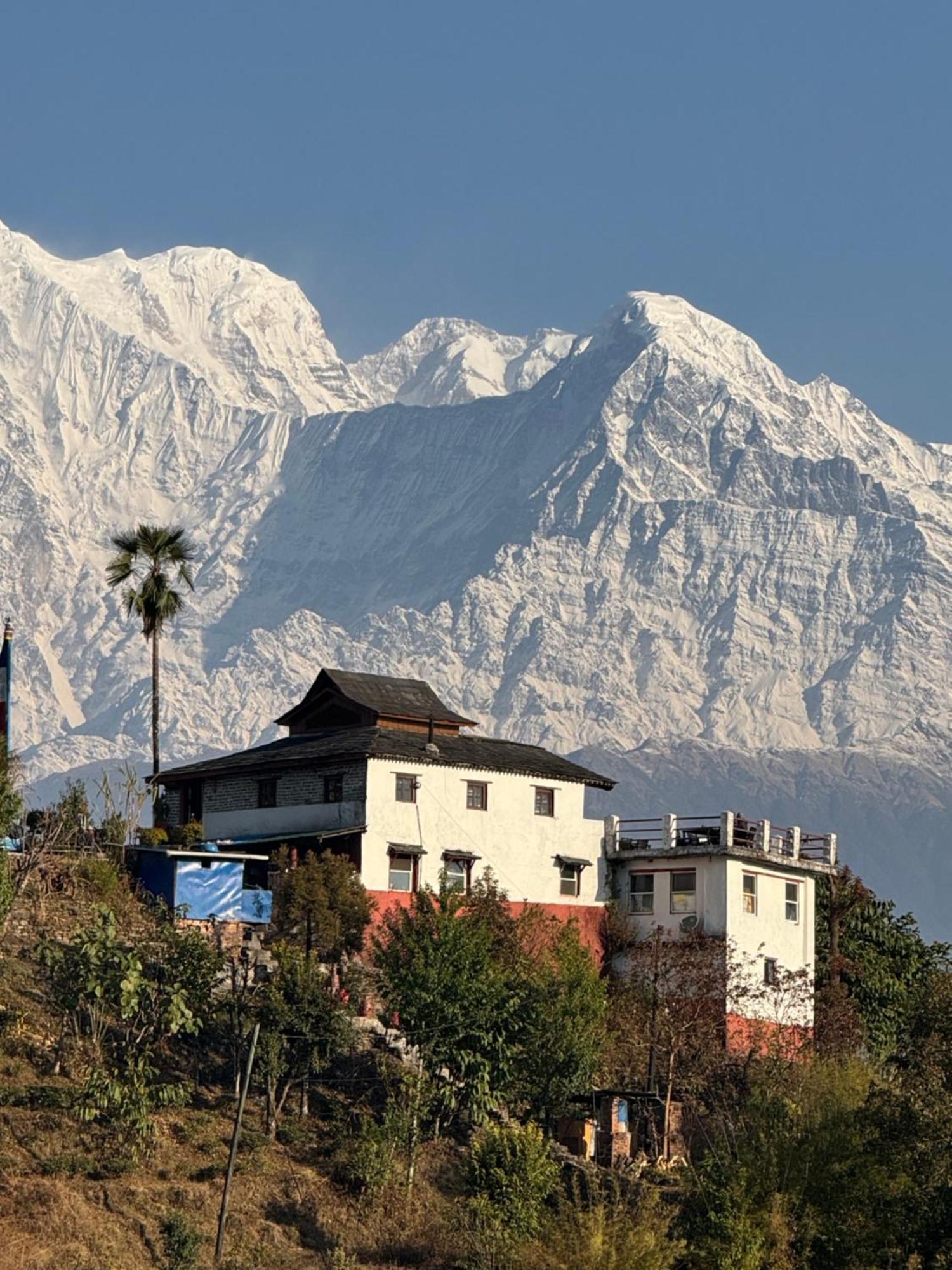 Es Deurali Resort Pokhara Exterior photo