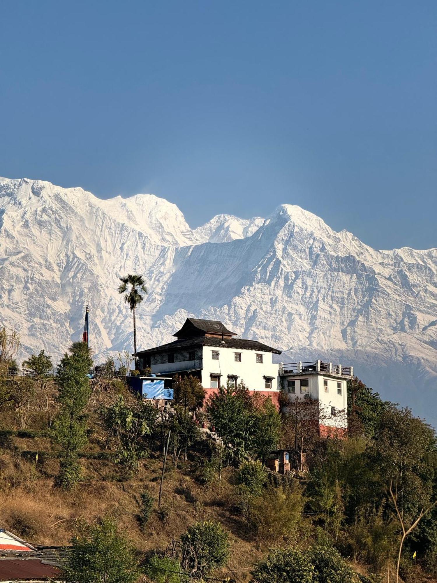 Es Deurali Resort Pokhara Exterior photo