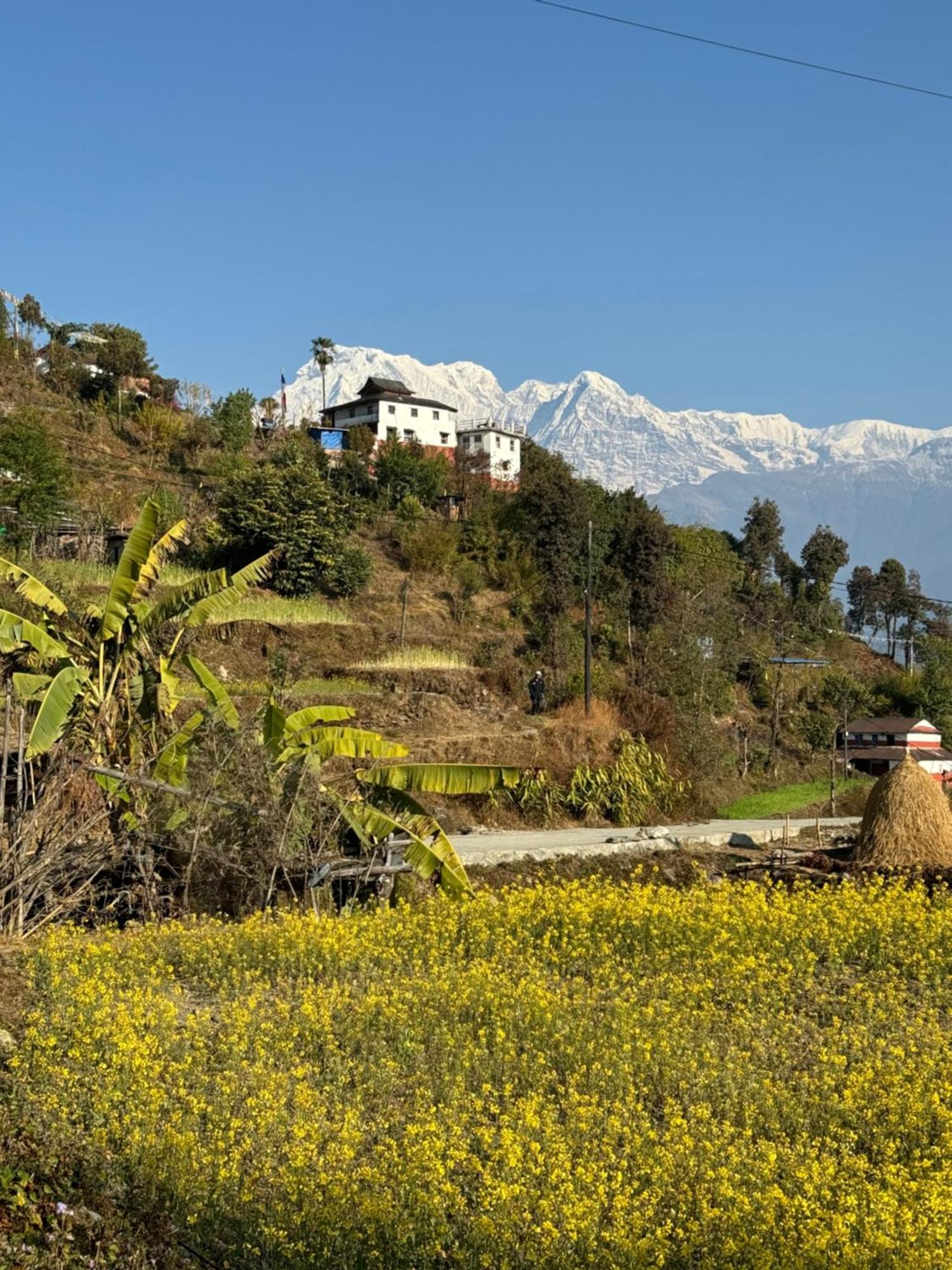 Es Deurali Resort Pokhara Exterior photo