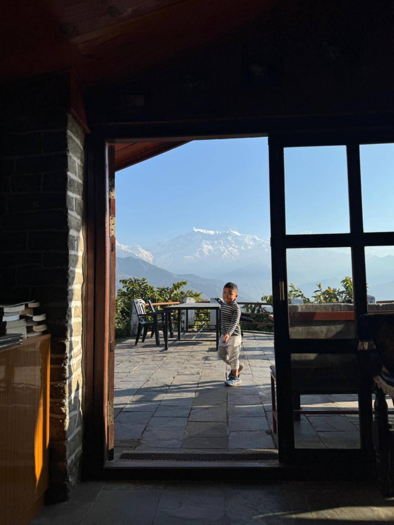 Es Deurali Resort Pokhara Exterior photo