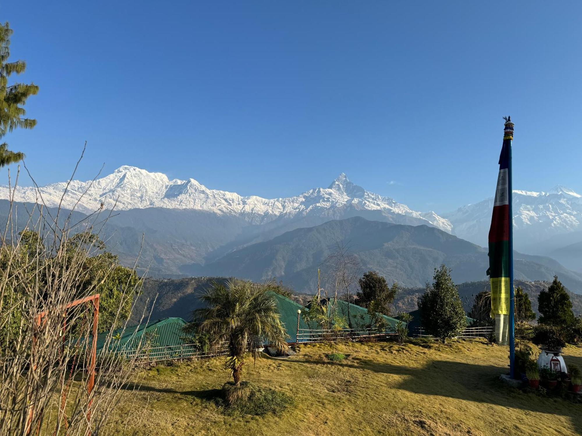 Es Deurali Resort Pokhara Exterior photo