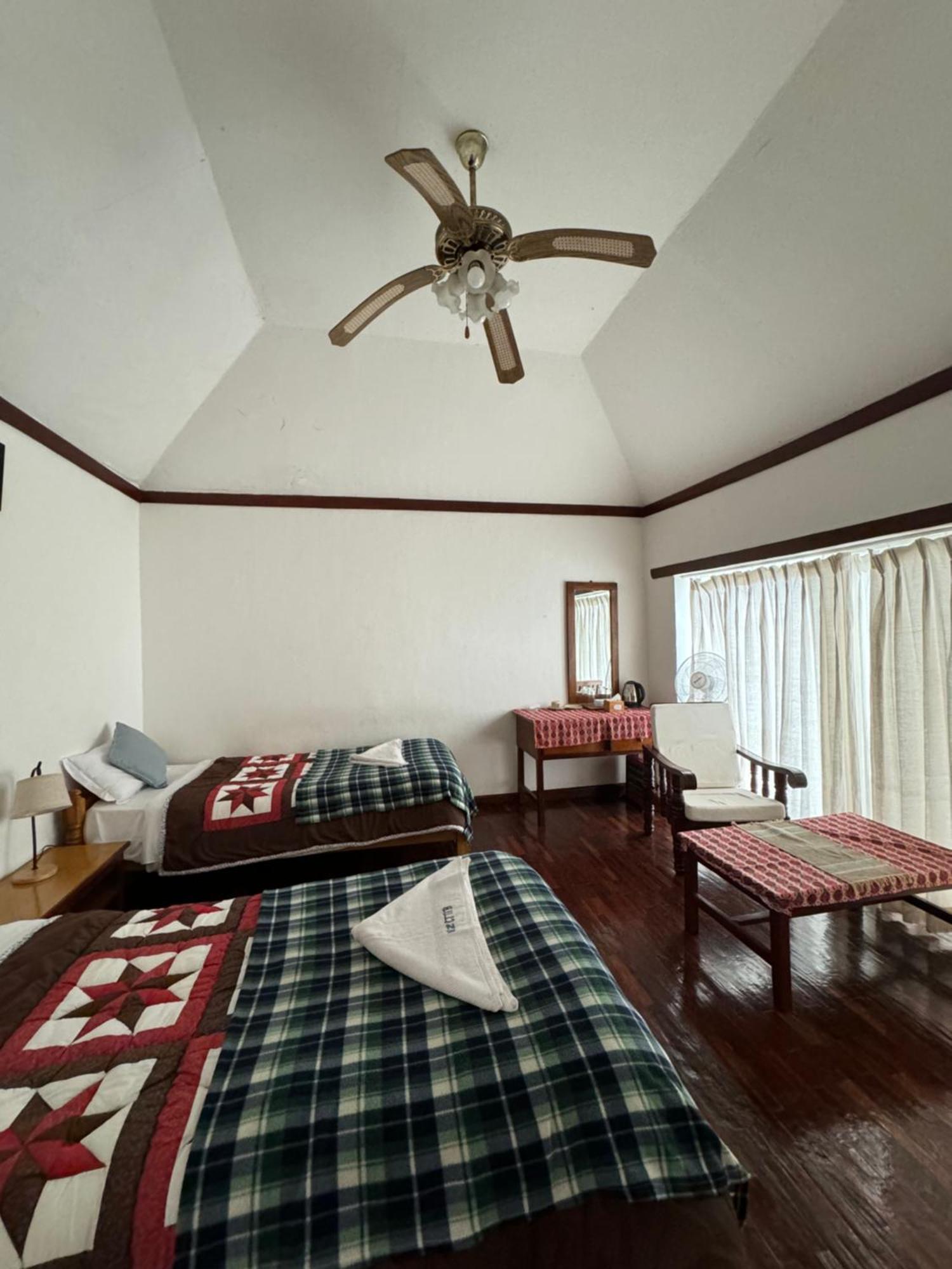 Es Deurali Resort Pokhara Exterior photo