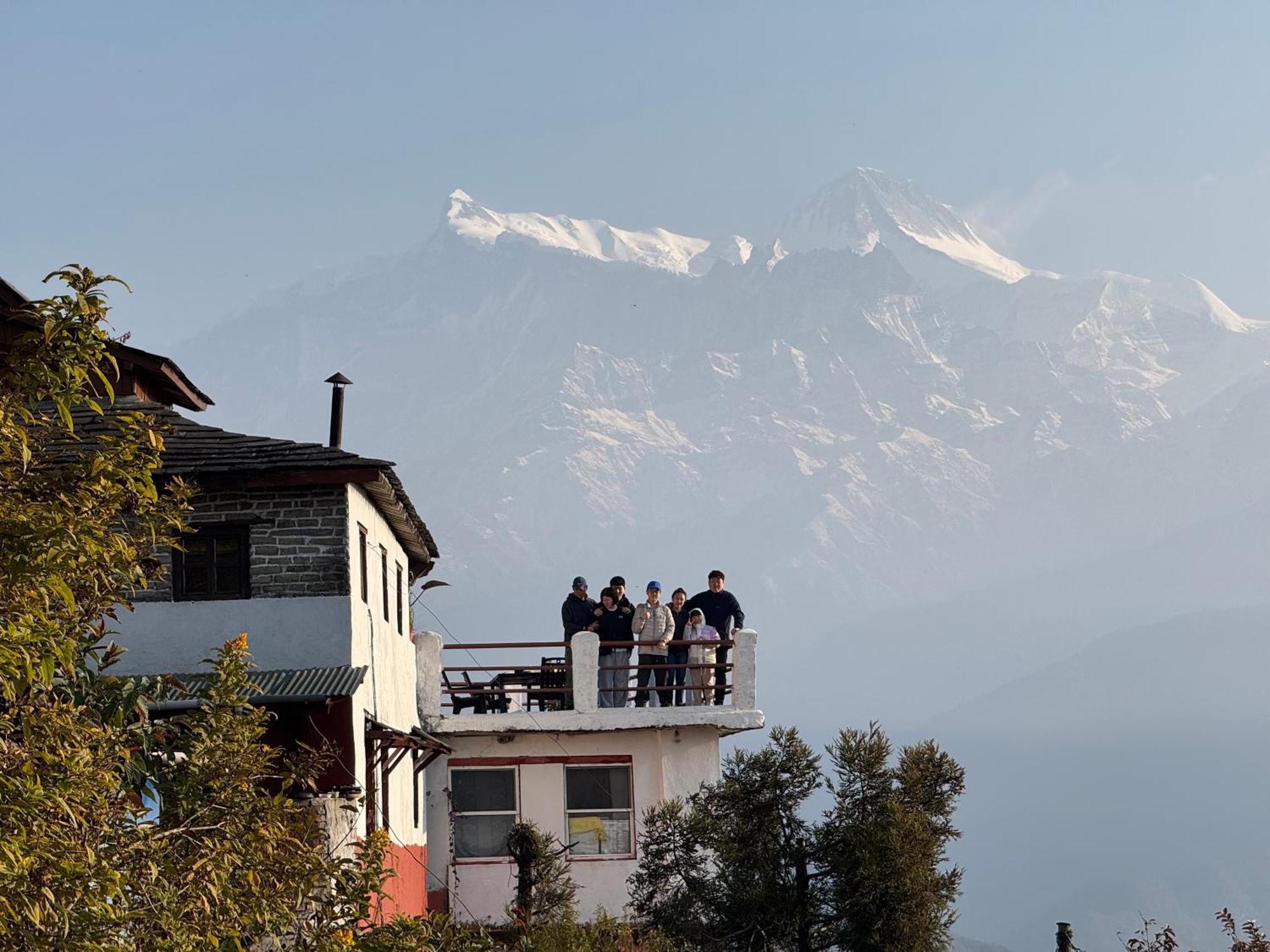 Es Deurali Resort Pokhara Exterior photo