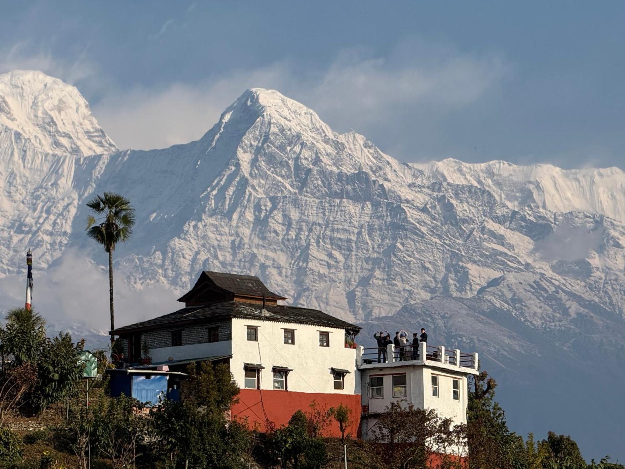 Es Deurali Resort Pokhara Exterior photo